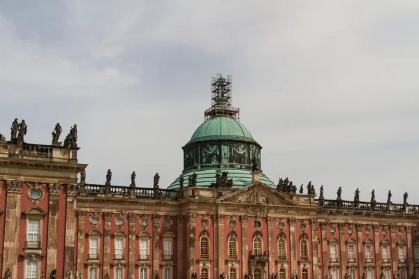 El nuevo palacio del parque real de Sanssouci en Potsdam, Alemania — Foto de Stock