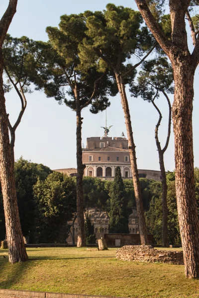 Das mausoleum von hadrian, bekannt als castel sant 'angelo in rom — Stockfoto