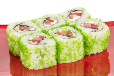 tobiko baharatlı maki sushi