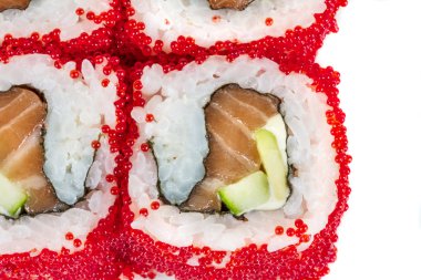 tobiko baharatlı maki sushi