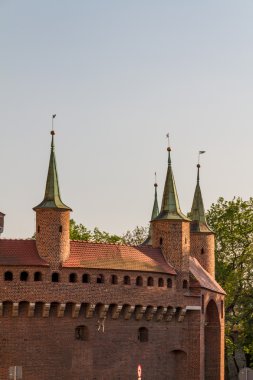 krakow - Avrupa, Polonya'nın en iyi korunmuş barbican kapısına