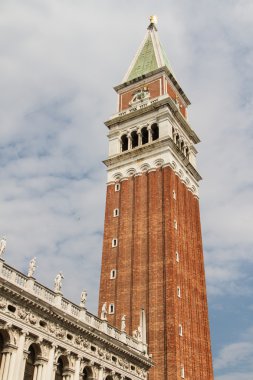 St marks campanile - campanile di san marco İtalyanca, st çan kulesi işaretler bazilika Venedik, İtalya.