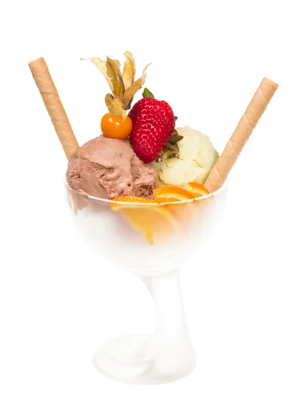 酸奶和巧克力冰淇淋碗里关闭 — 图库照片