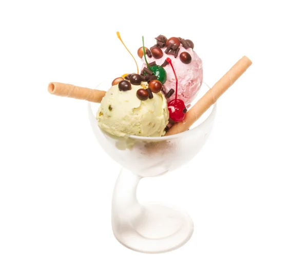Jogurt a čokoládová zmrzlina v misce zblízka — Stock fotografie