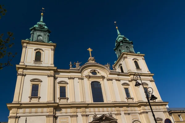 Церковь Святого Креста (Kosciol Swietego Krzyza), Варшава, Польша — стоковое фото