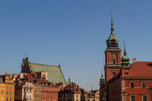 Warschau, Polen. oude binnenstad - beroemde Koninklijke kasteel. UNESCO werelderfgoed. — Stockfoto