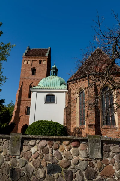 Γοτθική αρχιτεκτονική της εκκλησίας της Αγίας Μαρίας (η εκκλησία της Υπαπαντής του πιο Παναγίας) στη Βαρσοβία, Πολωνία — Φωτογραφία Αρχείου