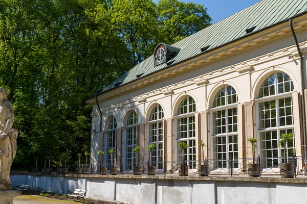 El palacio Lazienki en el Parque Lazienki, Varsovia. Lazienki Krolewski — Foto de Stock