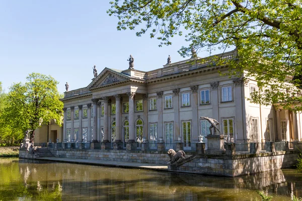 O palácio Lazienki no Parque Lazienki, Varsóvia. Lazienki Krolewski — Fotografia de Stock