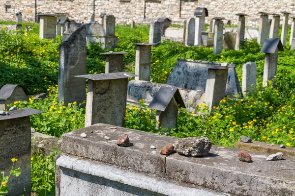A Remuh temető, Krakkó, Lengyelország, egy zsidó temető alapított a 1535. Ez az a Remuh Synagogue mellett található — Stock Fotó