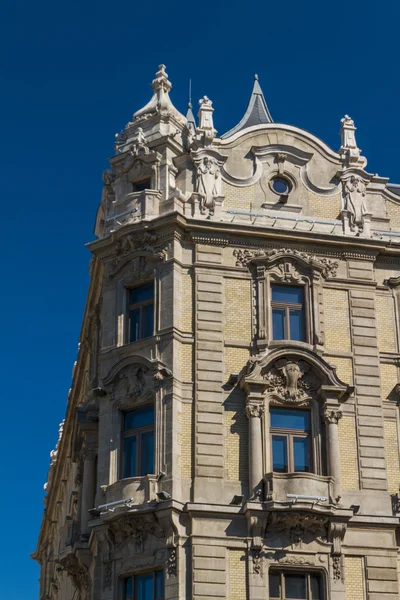 Edifícios típicos do século XIX no distrito de Buda Castle em Budape — Fotografia de Stock