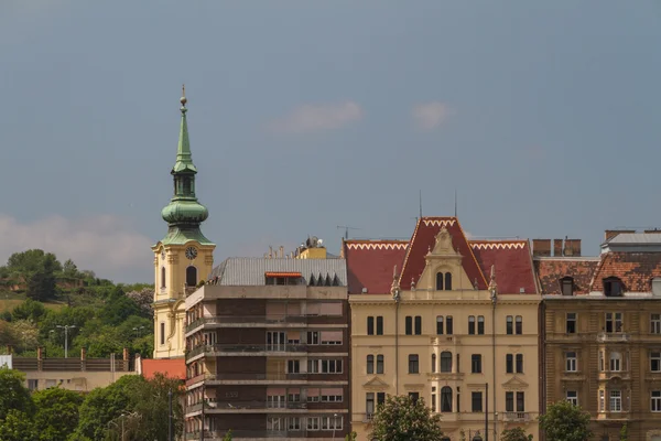 Типичные здания XIX века в Будайском замковом округе Будапе — стоковое фото