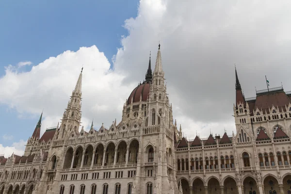 Будапешт, здание парламента (Венгрия) ) — стоковое фото