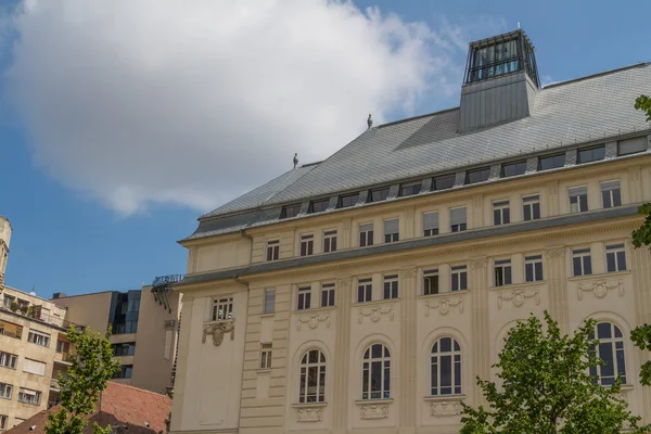 Typowych budynków XIX wiecznej w zamku buda dzielnicy Budapesztu — Zdjęcie stockowe