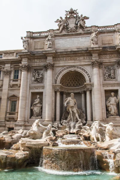 Fountain di Trevi - most famous Romes fountains in the world — Stock Photo, Image