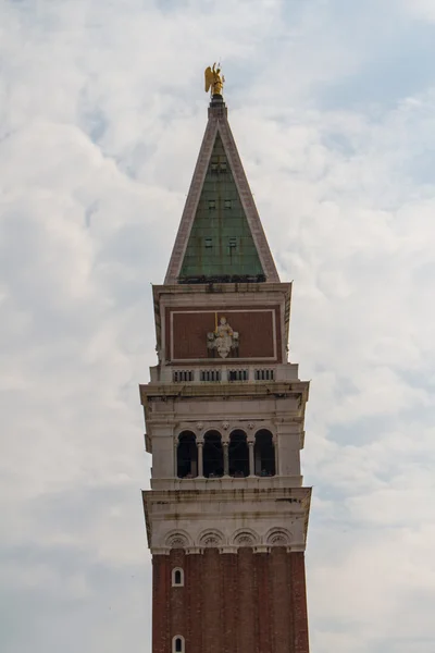 St Marks Campanile - Campanile di San Marco на итальянском языке, колокольня St Marks Fellica в Венице, Италия . — стоковое фото