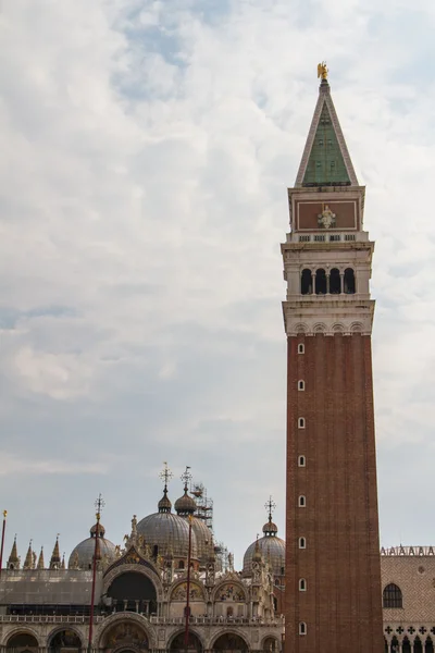 São Marcos Campanile Campanile di San Marco em italiano, o campanário da Basílica de São Marcos em Veneza, Itália . — Fotografia de Stock