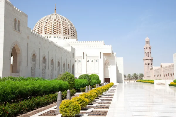 Мускат, Оман, Султан Qaboos. Велика мечеть Ліцензійні Стокові Фото