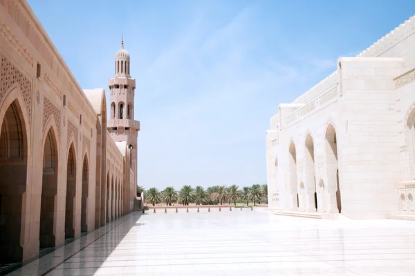 Мускат, Оман, Султан Qaboos. Велика мечеть Ліцензійні Стокові Фото