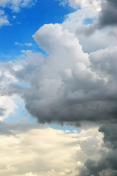 Nubes de truenos al atardecer — Foto de Stock