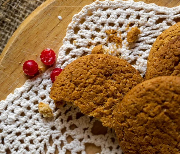 Oatmeal cookies with cranberries — Stock Photo, Image