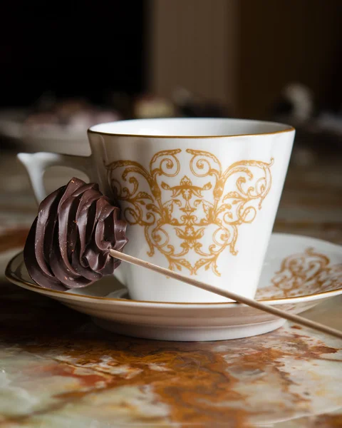Xícara de café e chocolate candie — Fotografia de Stock