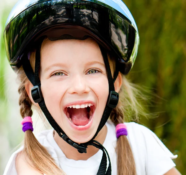 Menina na bicicleta — Fotografia de Stock
