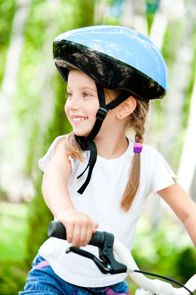 Chica en la bicicleta — Foto de Stock