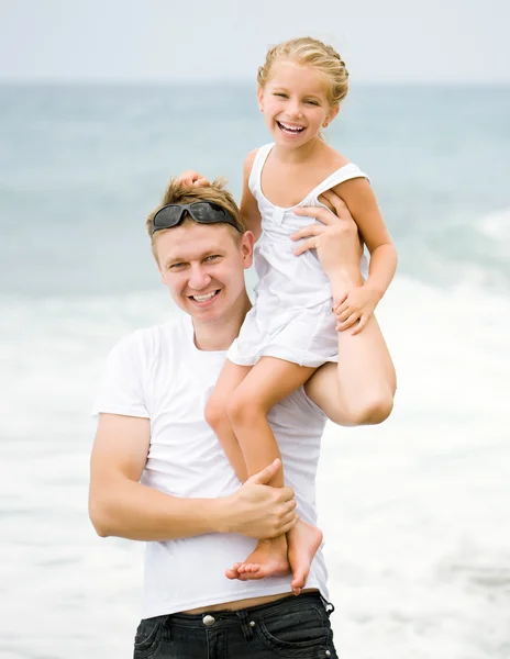 Fatherand daughter on his shoulder — Stock Photo, Image