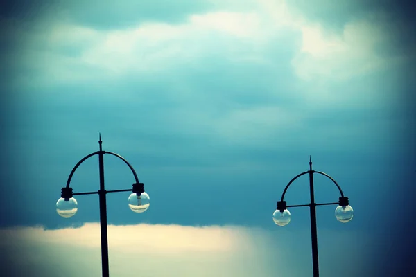 Duas lâmpadas de rua — Fotografia de Stock