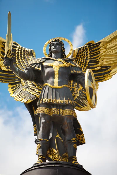 Пам'ятник ангел в Києві, Майдан Незалежності — стокове фото
