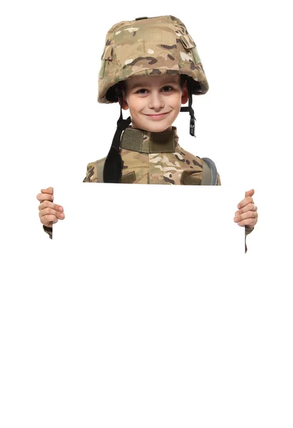 Ung soldat håller en affisch — Stockfoto