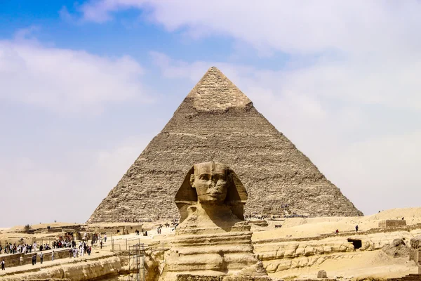 偉大なピラミッドとスフィンクス — ストック写真
