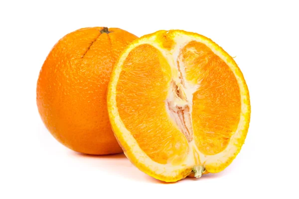 Arancio fresco e mezza parte di arancia — Foto Stock