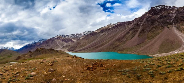 Озеро Чандра Таал, наш Долина — стокове фото