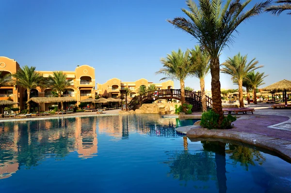 Resort africano, piscina . — Fotografia de Stock