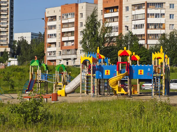 Plac zabaw dla dzieci. novouralsk miasta. w regionie Sverdlovsk. — Zdjęcie stockowe