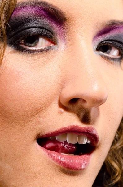 Cara femenina con maquillaje — Foto de Stock