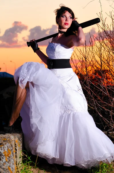 Σκουπίδια το φόρεμα γυναίκα — Φωτογραφία Αρχείου