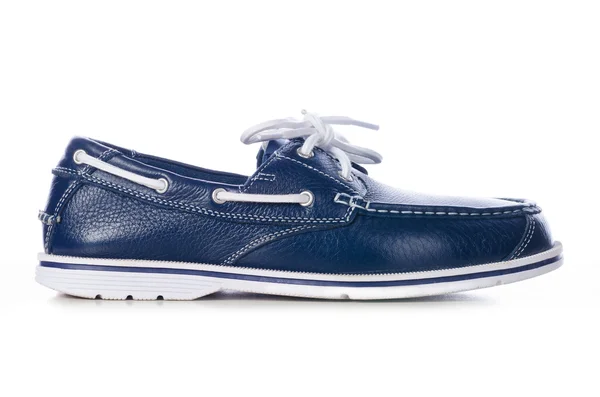 Mavi deri güverte ayakkabılar — Stok fotoğraf