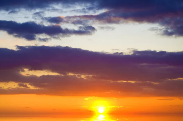 Oceaan op zonsondergang. — Stockfoto