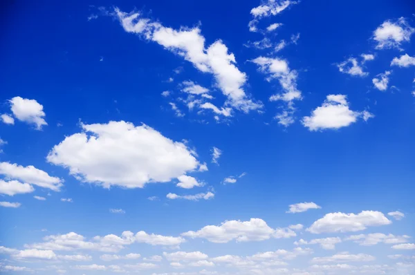 Ljusblå himmel — Stockfoto