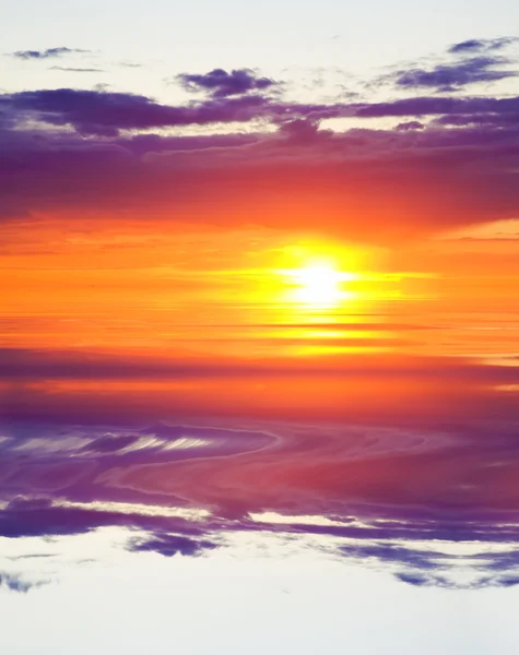 Море на восходе солнца . — стоковое фото
