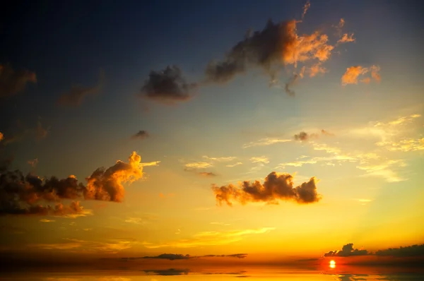 Cloudy sky in the sunset. — Stock Photo, Image
