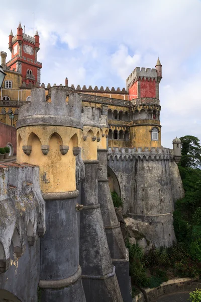 Slottet pena i sintra nära Lissabon — Stockfoto