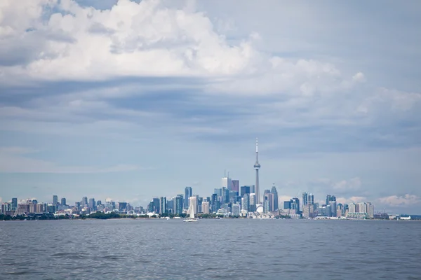Toronto downtown, Kanada, widok z jeziora — Zdjęcie stockowe