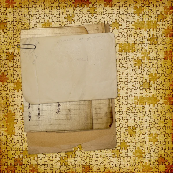 Altes Archiv mit Briefen, Fotos auf dem abstrakten Grunge-Hintergrund — Stockfoto