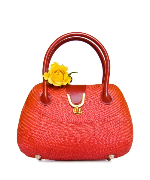 Винтажная красная соломенная сумка — стоковое фото