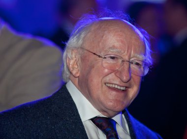 Başkanı michael d higgins küresel vil partide varış ziyaret