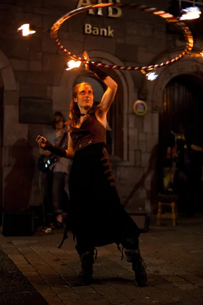 Вогонь жонглер — стокове фото